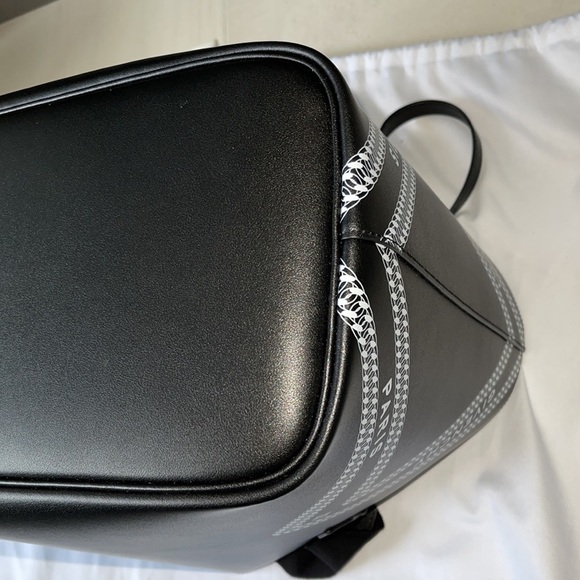 Givenchy Wing Tote w/ detachable pouch. - Picture 3 of 11